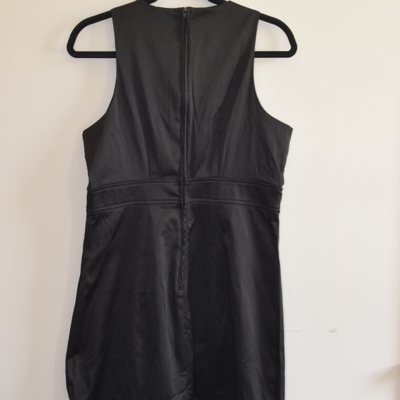 Trixxi Black Jeweled Collar Sheath Cocktail Dress - Picture 4 of 8